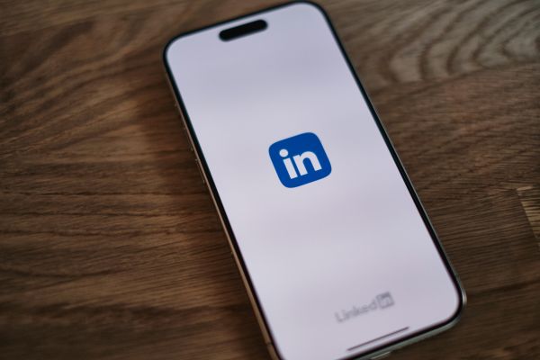 Automatiser linkedin : 19 solutions efficaces avec make
